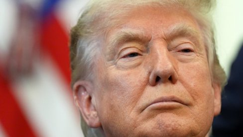 ОВО ЈЕ ОДМАЗДА ЗА ЈУЧЕРАШЊЕ БОМБАРДОВАЊЕ БРОДОВА, БИЋЕ ГОРЕ Трамп управо поделио језиву фотографију из Ирана, па запретио (ФОТО)